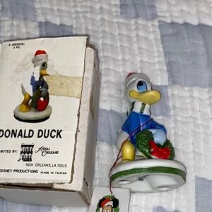 Vintage Porcelain Donald Duck Figurine Christmas Wreath‎ Walt Disney Productions